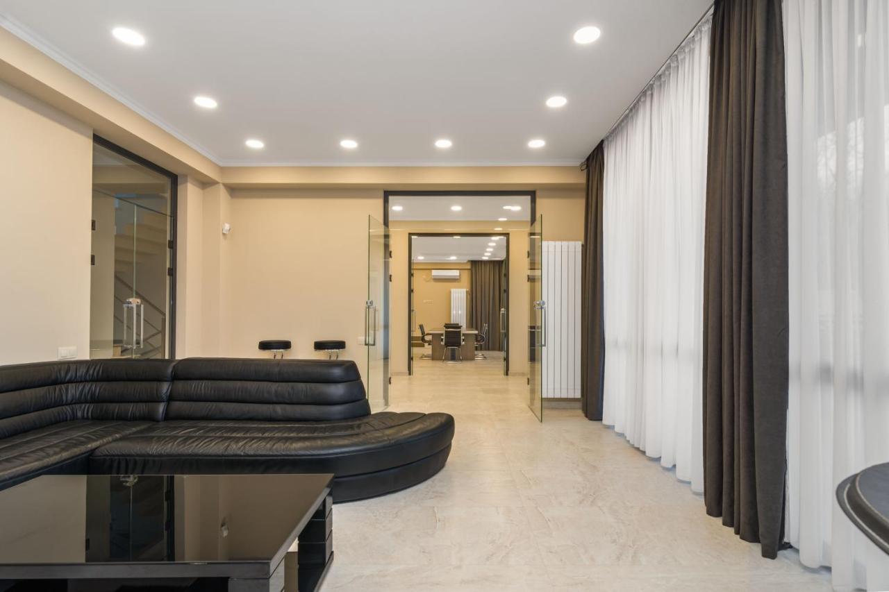 Hotel Alexandria Saguramo Exterior photo